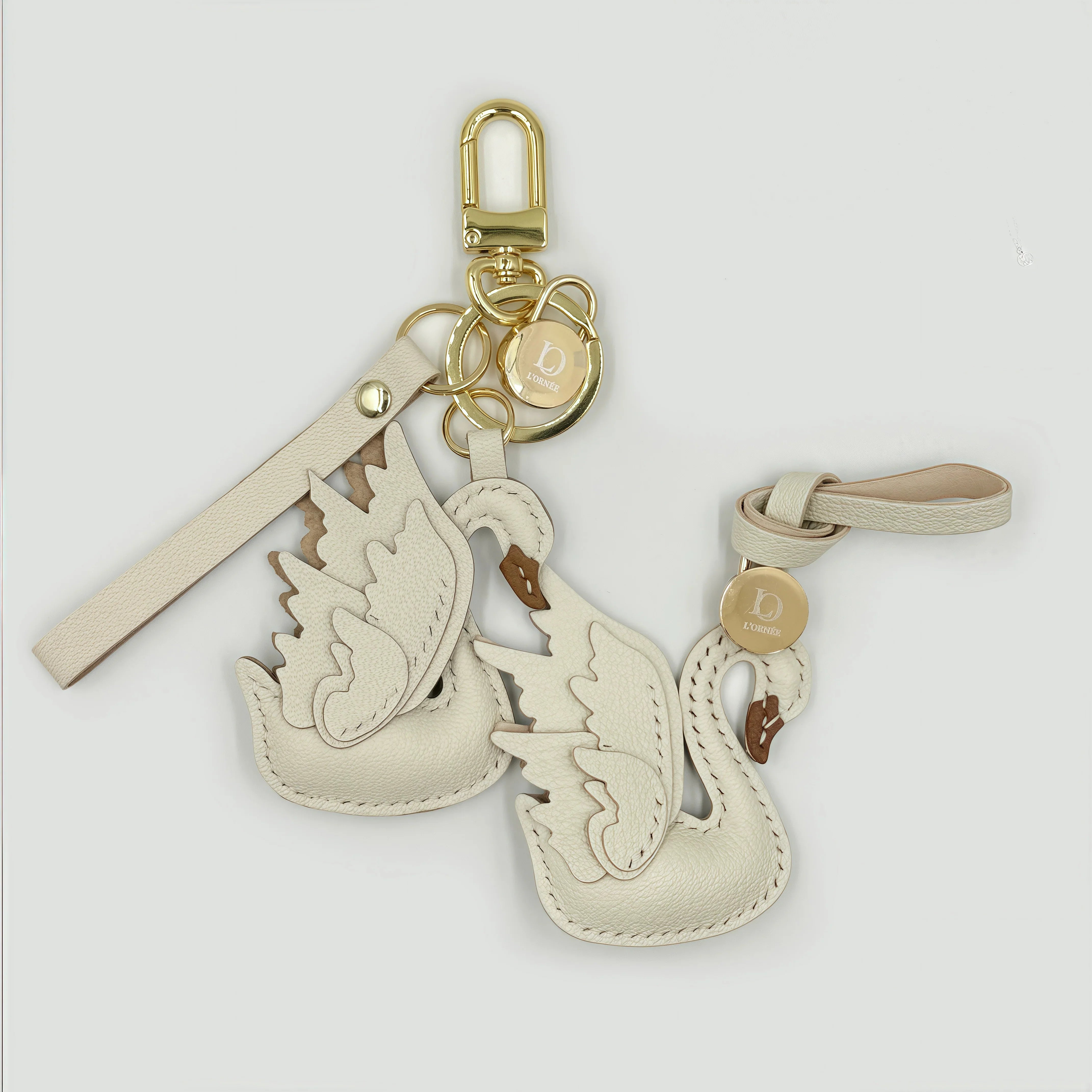 WHITE ELEGANT SWAN keychains CHARM