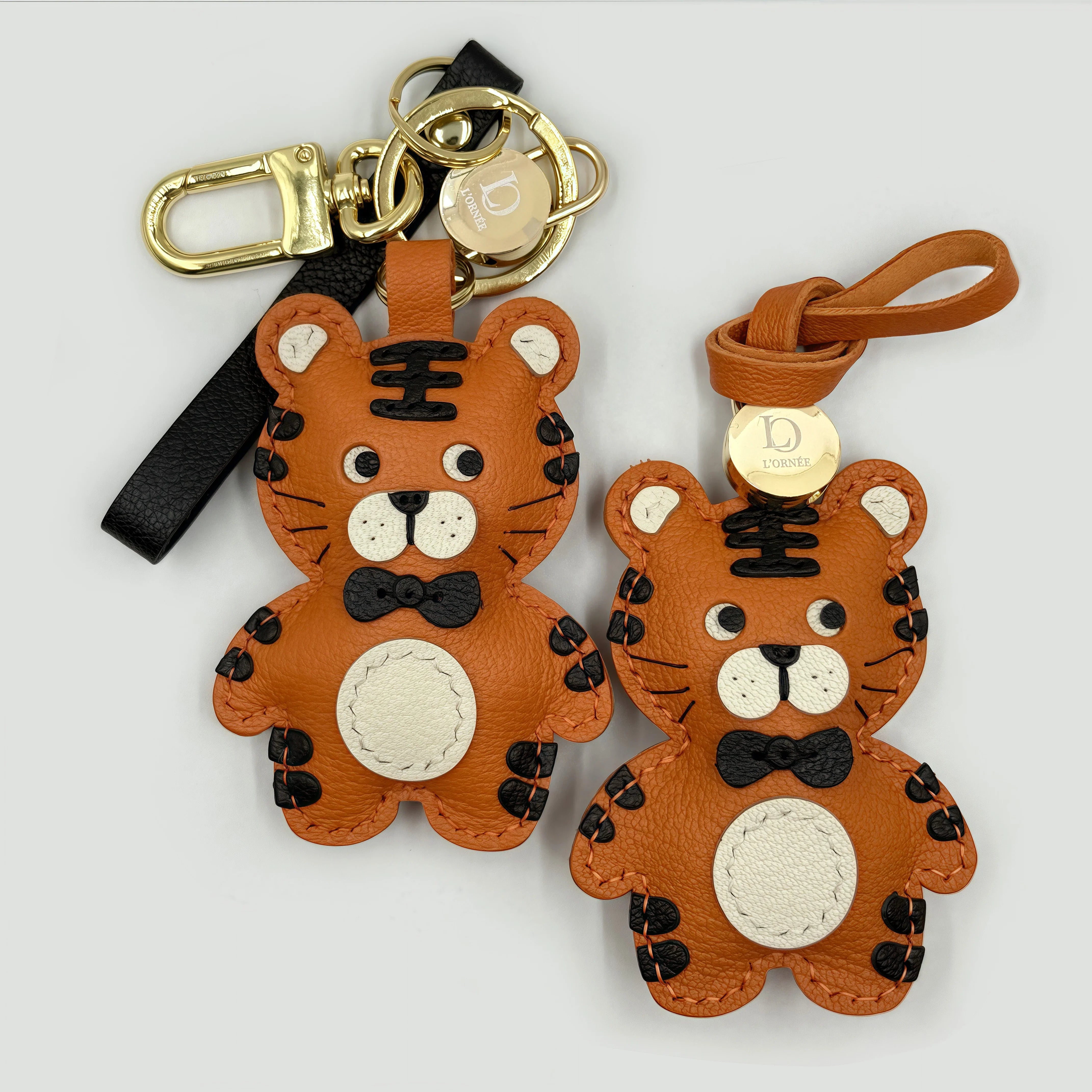 BOWTIE TIGER CHARM keychains